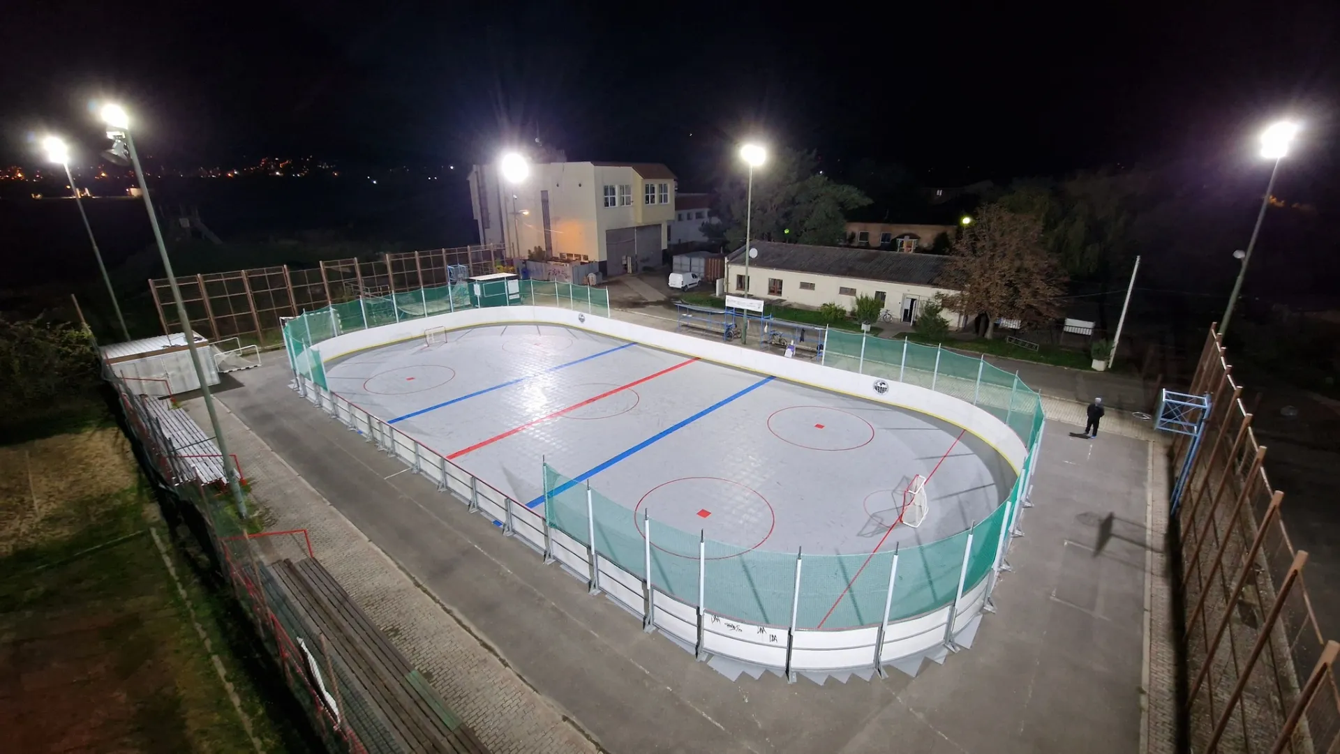 Hokejbalové ihrisko a tréningová plocha v areáli Alviano, Bratislava – Vajnory